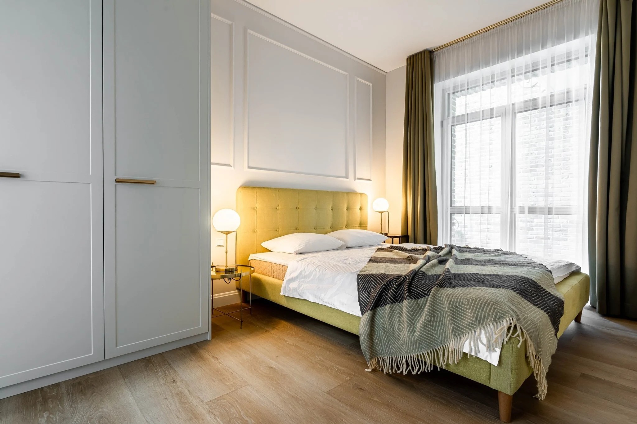 Butas Vilniaus senamiestyje, Vilnius: nestandartiniai baldai